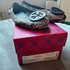 Tory Burch Minnie travel ballet flat. Excellent condition! Box & dust bag